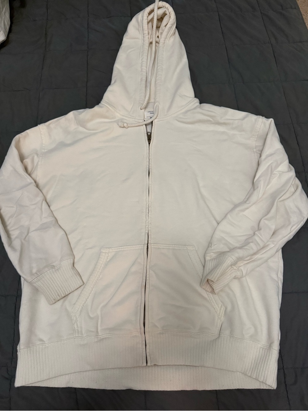 American Eagle white zip up hoodie Size L/XL #loungewear #cozy
